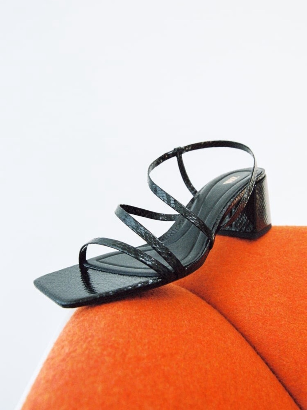 NWT Zara Strappy Sandal with Block Heel - Picture 4 of 10
